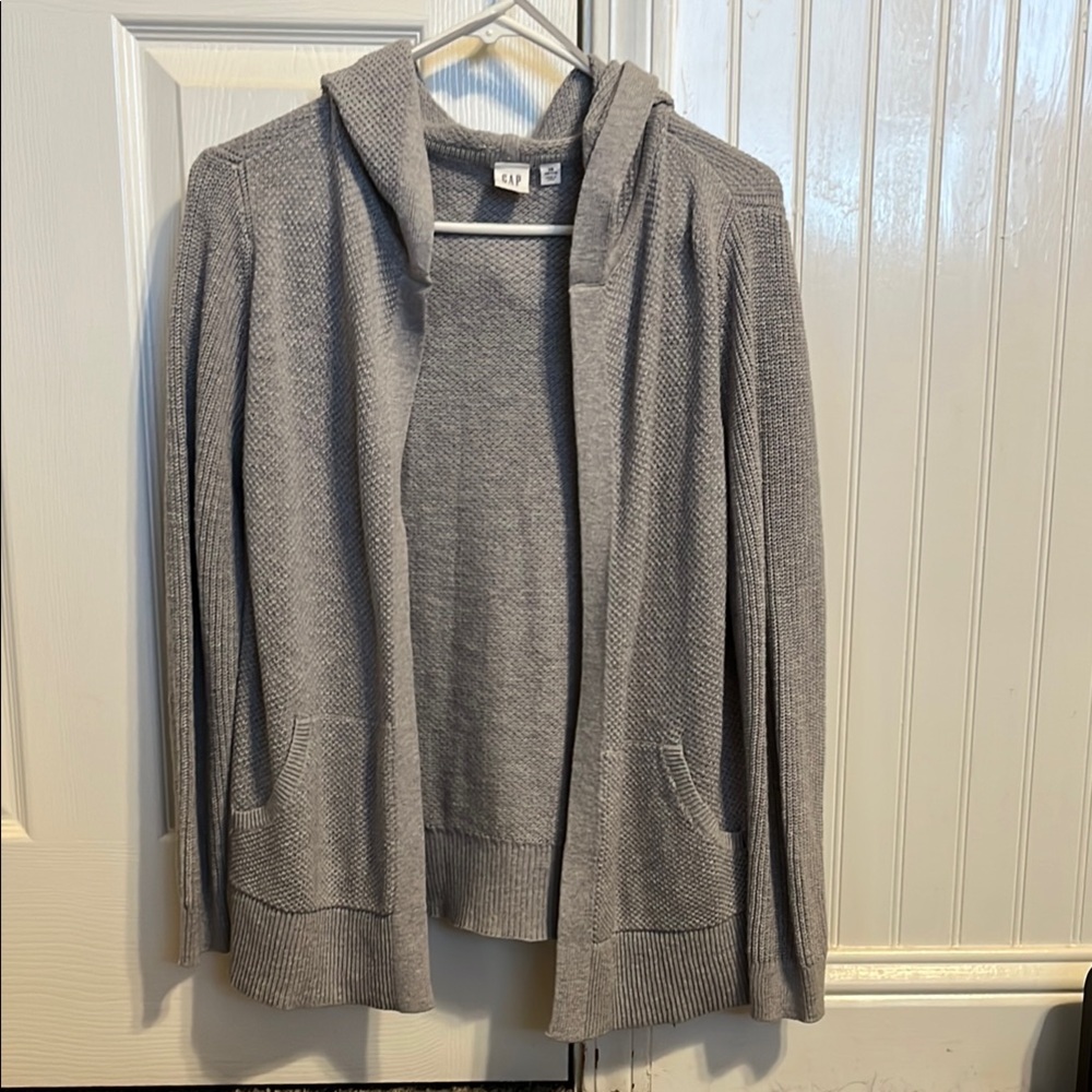 Gray Woman’s Gap cardigan Sweater